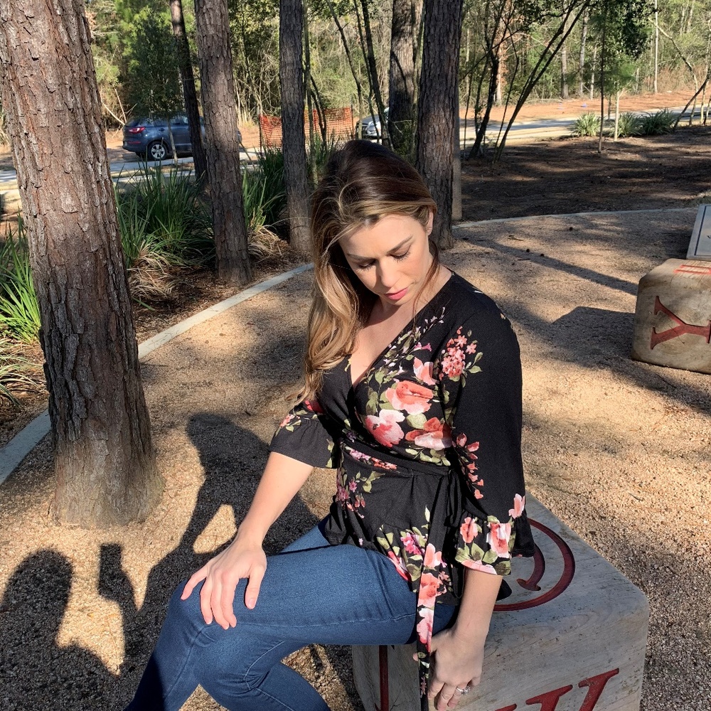 Floral Spring Wrap Top - Picture 6 of 7